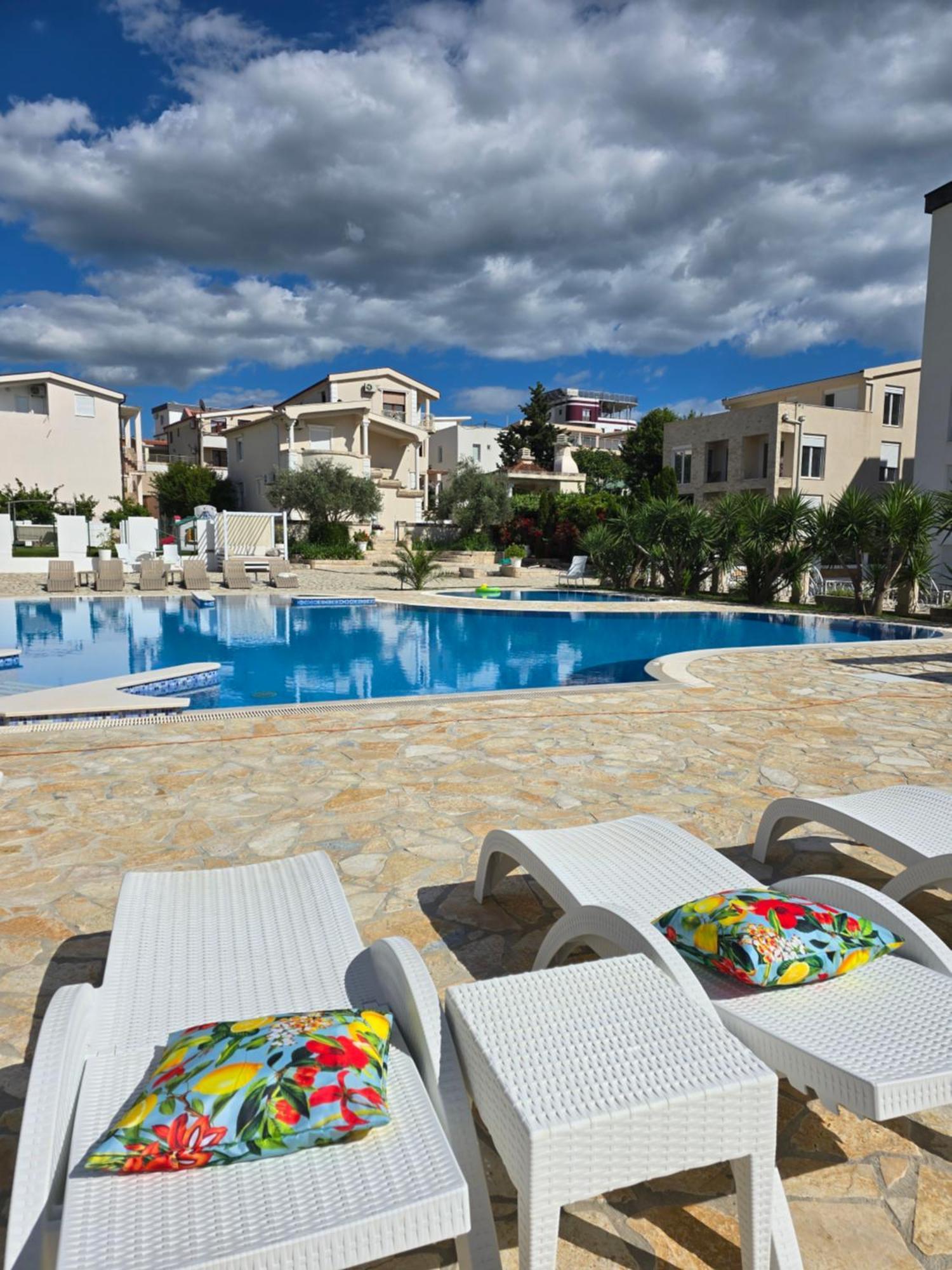 Apartaments Crown Silvia Dobrá Voda Exterior foto